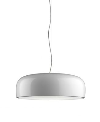 Weiße Smithfield S Pendelleuchte von Flos, moderne Hängelampe für Wohnzimmer und Esszimmer.